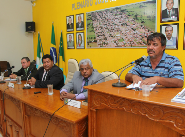 Agente do Iagro vai a Câmara de Vereadores para explicar Lei de adequação de rebanho